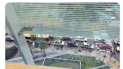 퇴근길 차 막히는거 봐...