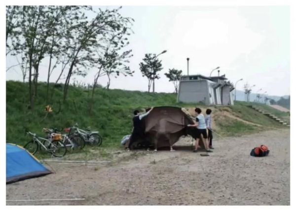 캠핑장에 출몰한 중딩들
