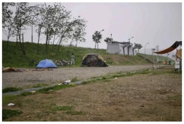 캠핑장에 출몰한 중딩들