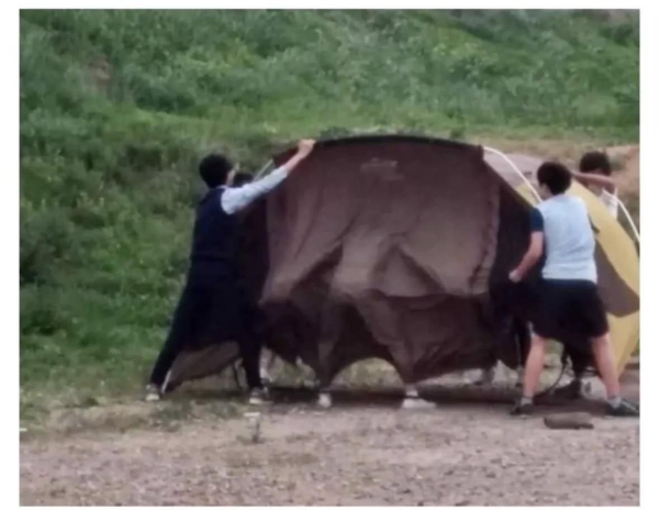 캠핑장에 출몰한 중딩들