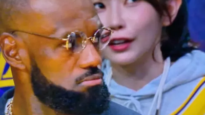 NBA중계에 잡힌 AV배우