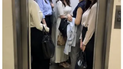 남자들 이 엘레베이터 탑승 가능??